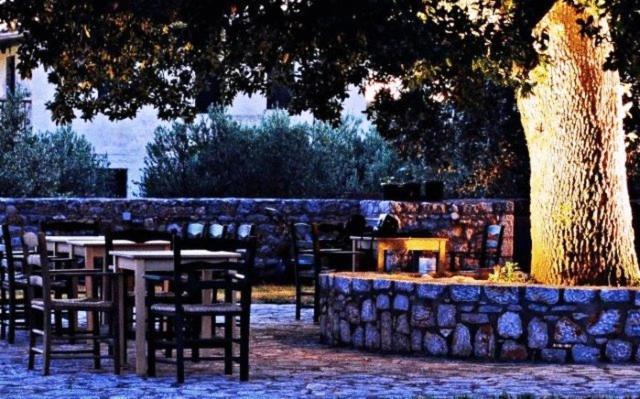 Vlyhada Guesthouse Pyrgos Dirou Экстерьер фото