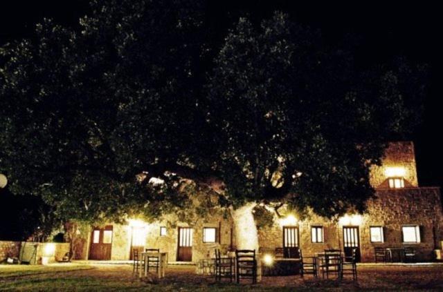 Vlyhada Guesthouse Pyrgos Dirou Экстерьер фото