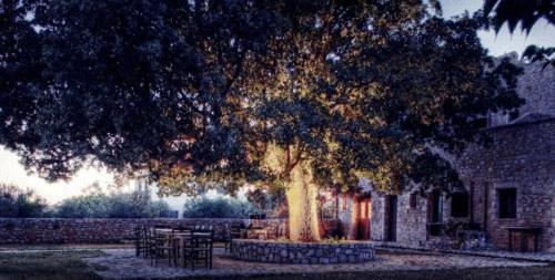 Vlyhada Guesthouse Pyrgos Dirou Экстерьер фото